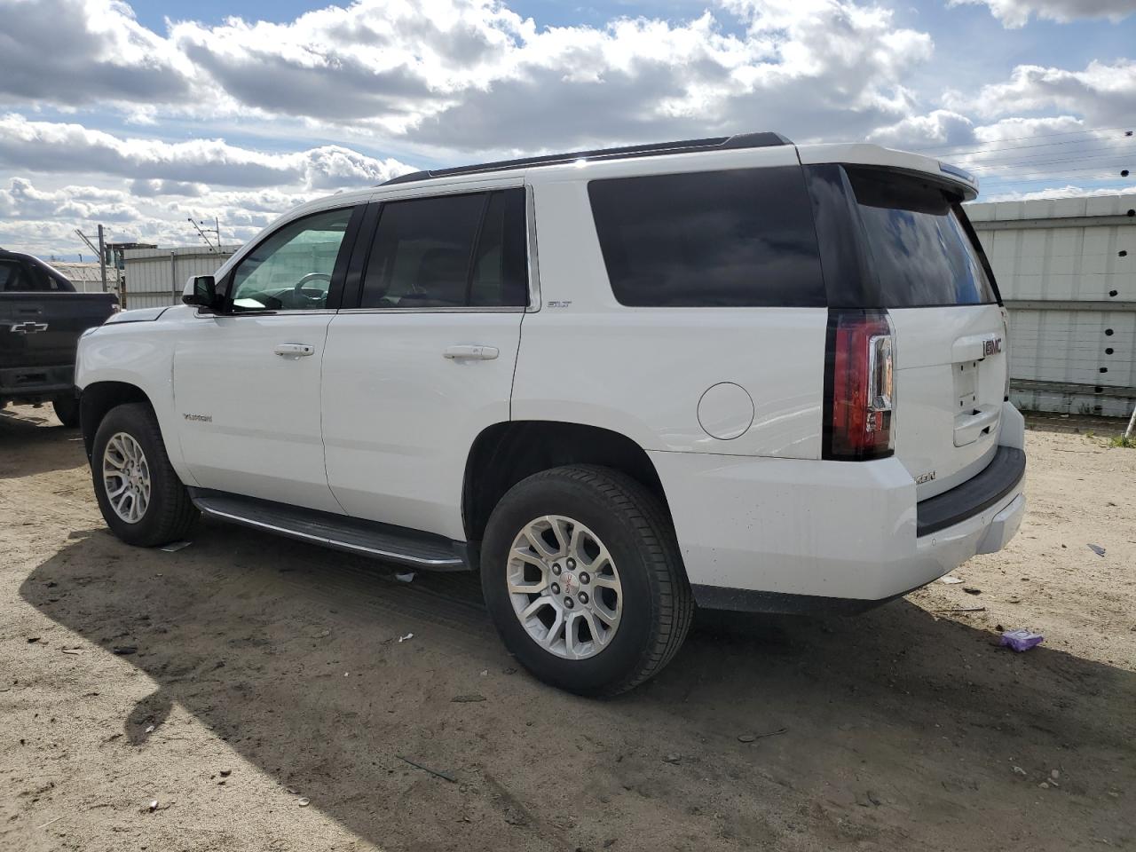 1GKS2BKCXHR195638 2017 GMC Yukon Slt