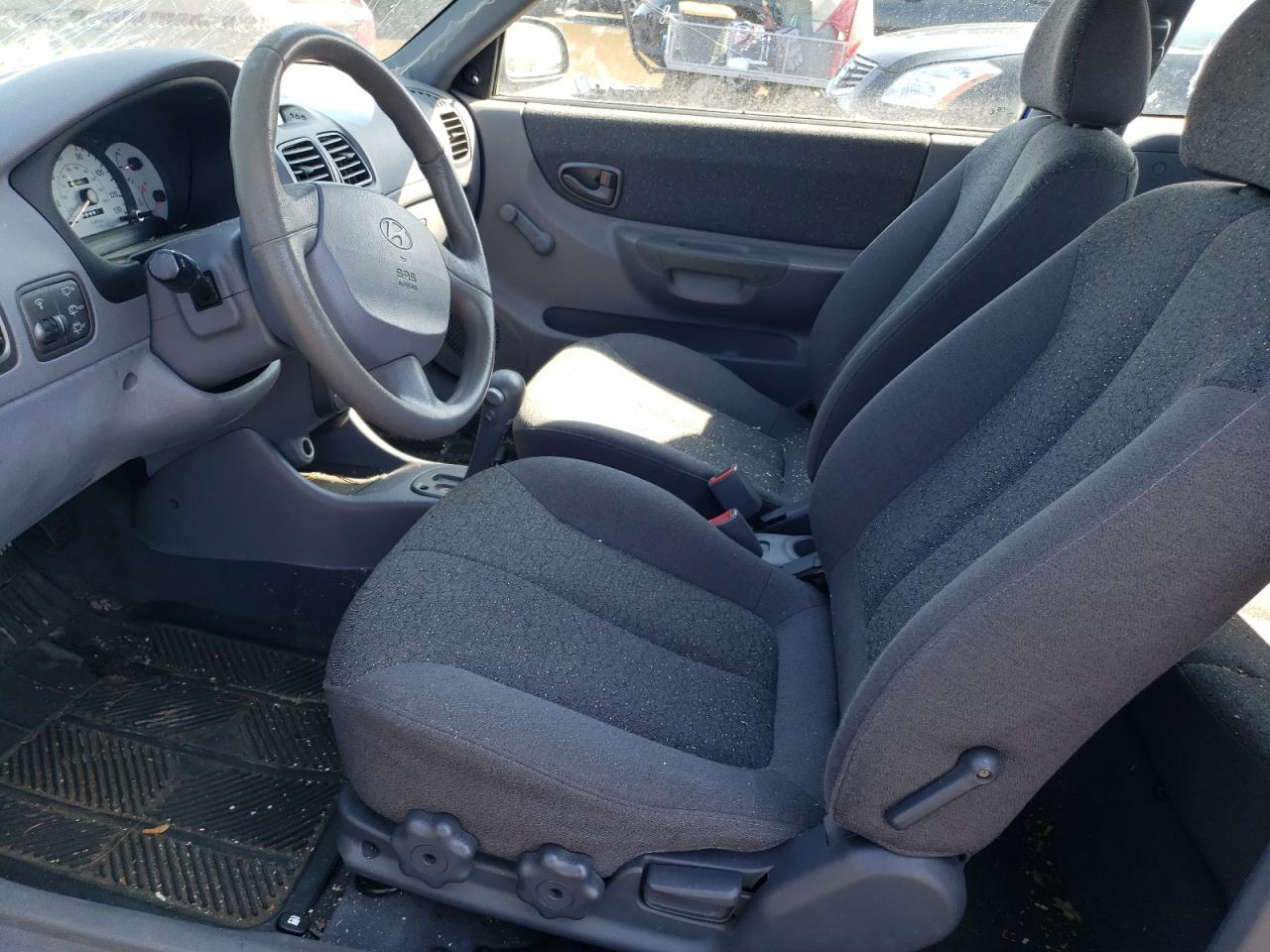 KMHCG35C32U166047 2002 Hyundai Accent Gs