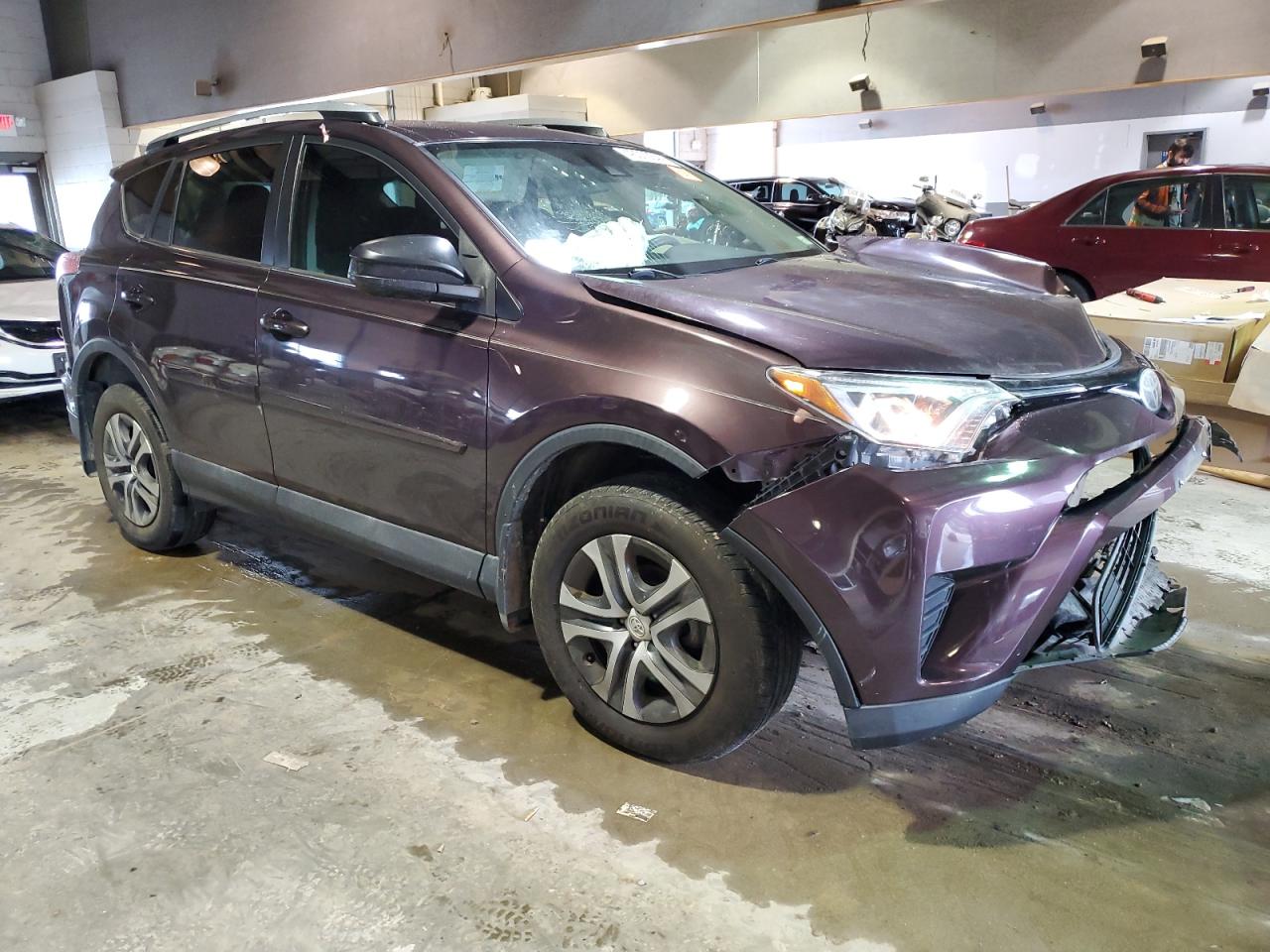 2T3ZFREV0JW435192 2018 Toyota Rav4 Le