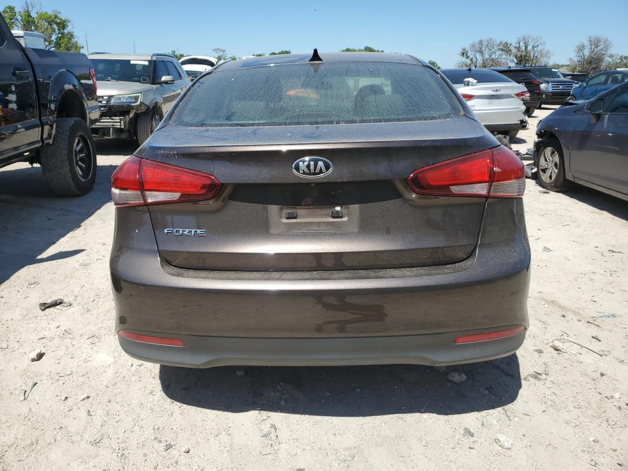 3KPFL4A73HE138171 2017 Kia Forte Lx