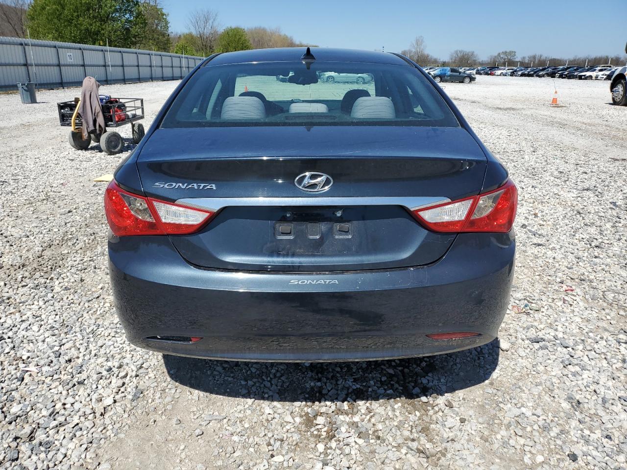 5NPEB4AC8DH787711 2013 Hyundai Sonata Gls