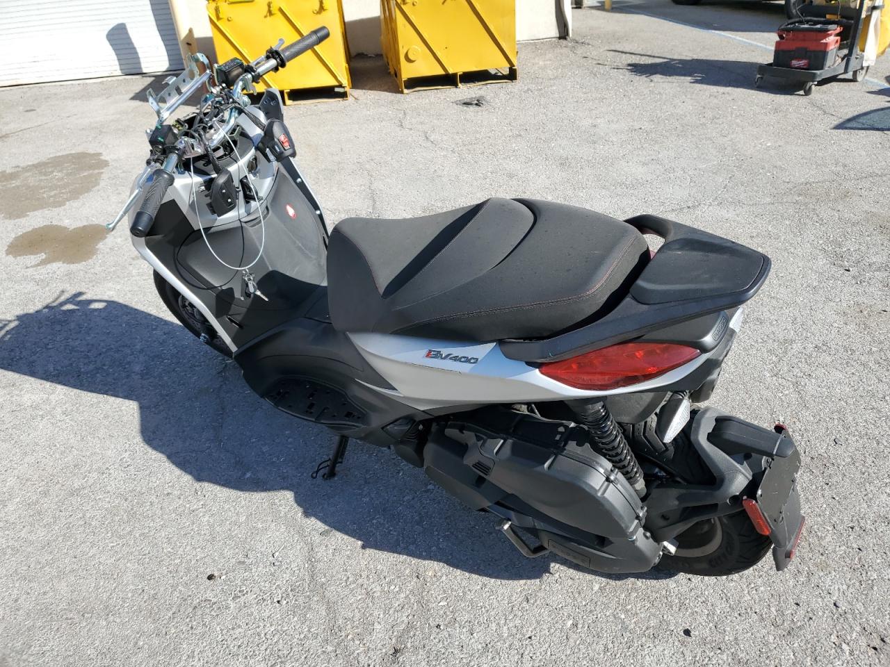 ZAPMD20U2P5000811 2023 Piaggio Bv 400