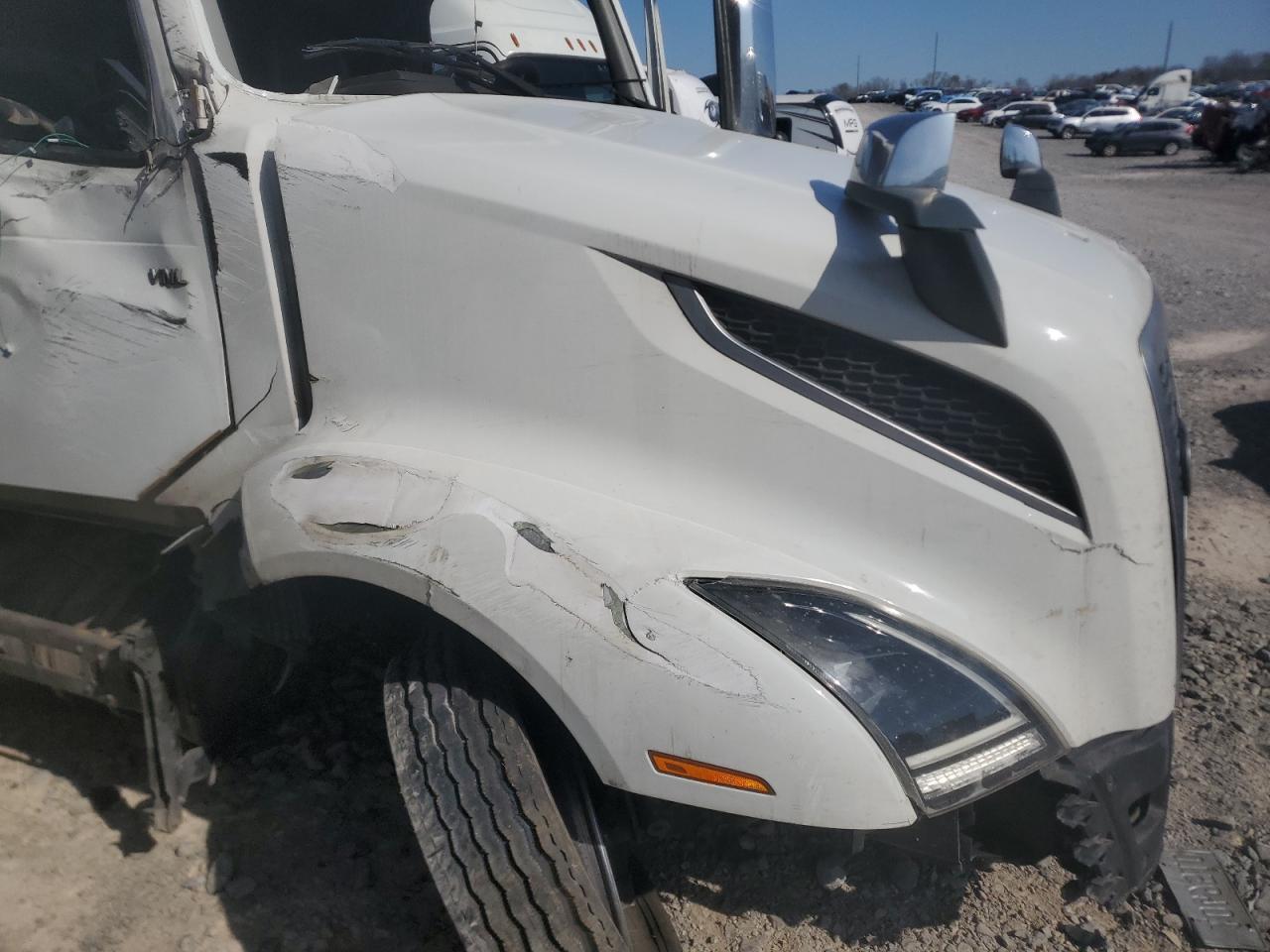 4V4NC9TH9KN216216 2019 Volvo Vn Vnl