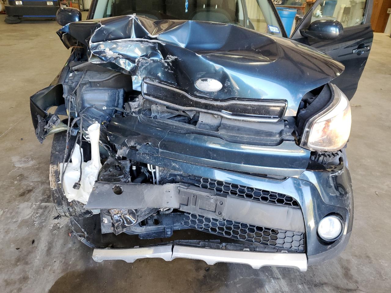 KNDJP3A55J7600971 2018 Kia Soul +