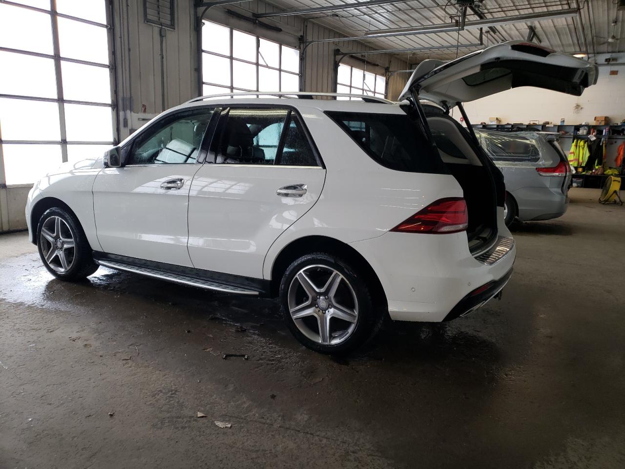 4JGDA5GB4HA872587 2017 Mercedes-Benz Gle 400 4Matic