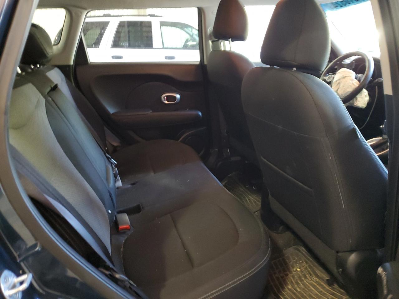 KNDJP3A55J7600971 2018 Kia Soul +