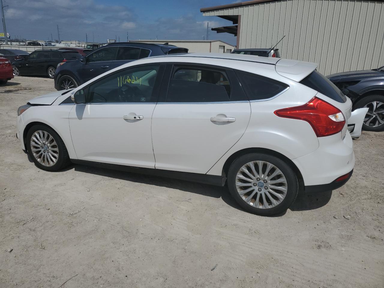 2012 Ford Focus Titanium vin: 1FAHP3N25CL295096