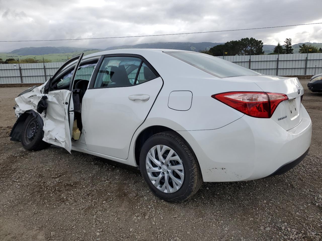 5YFBURHE2HP724209 2017 Toyota Corolla L