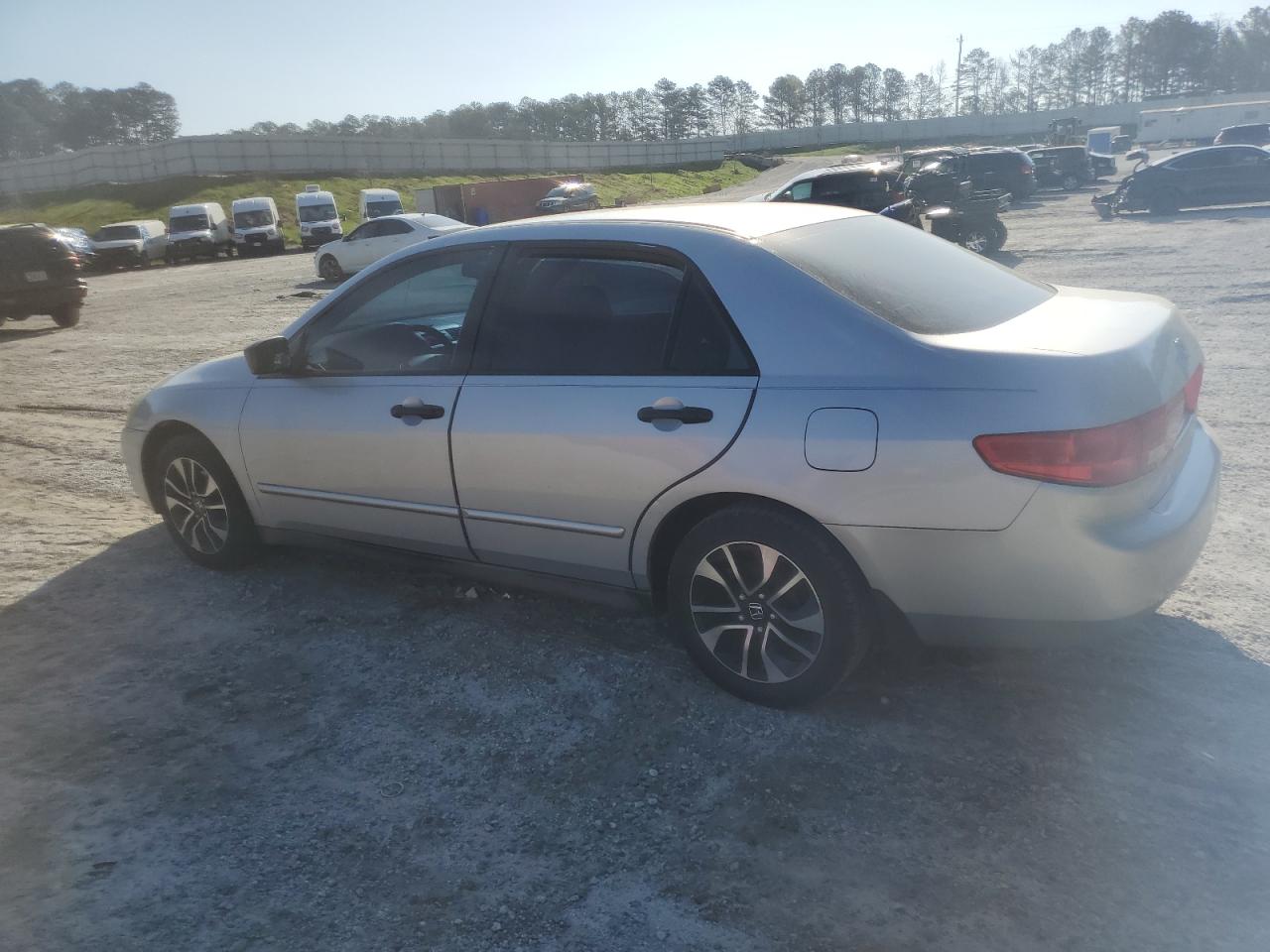 1HGCM56155A121026 2005 Honda Accord Dx