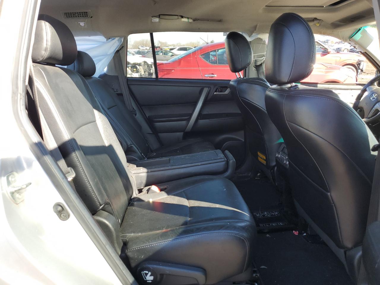 5TDJK3EHXAS008992 2010 Toyota Highlander Se