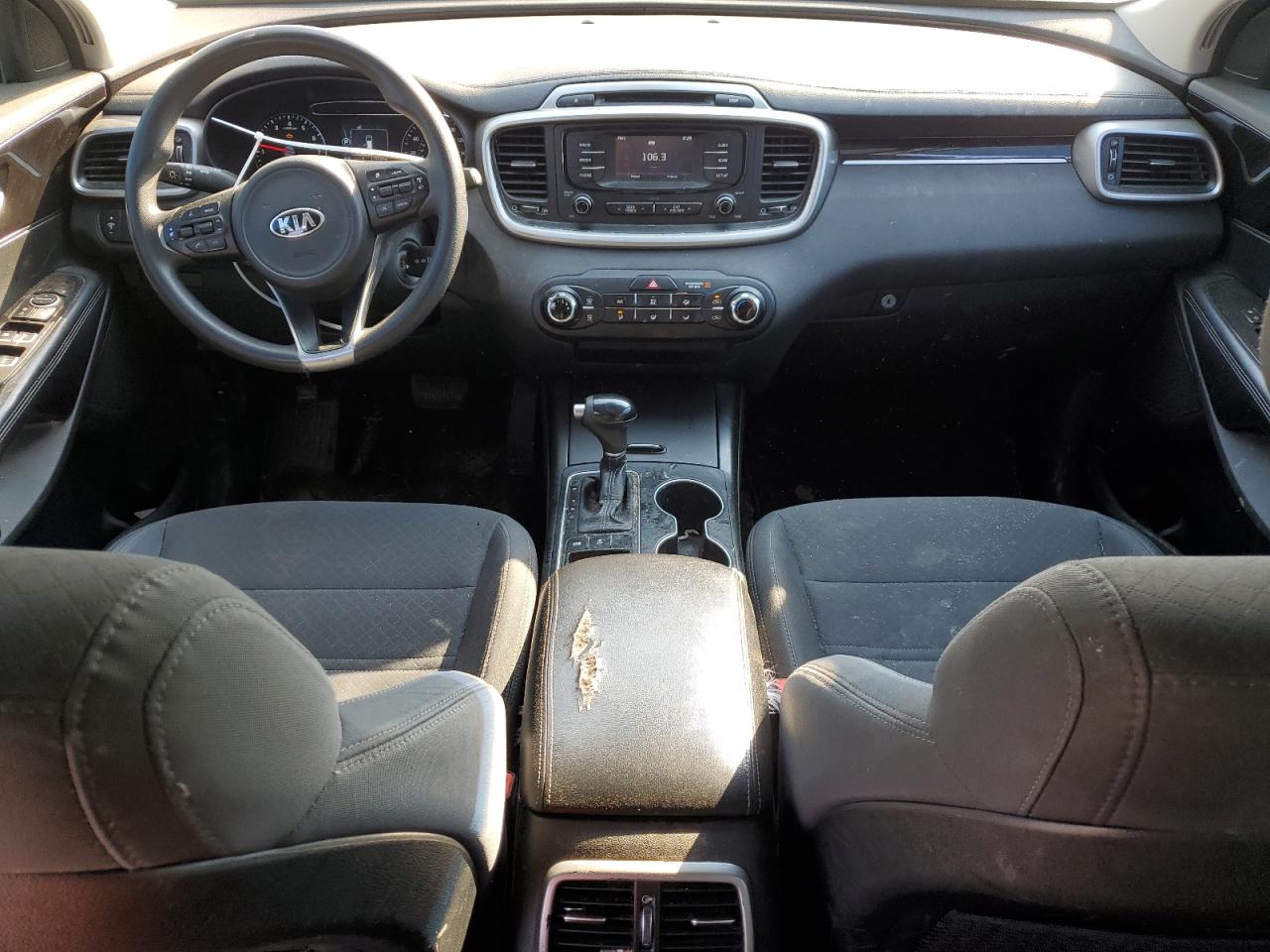 5XYPGDA52HG288394 2017 Kia Sorento Lx