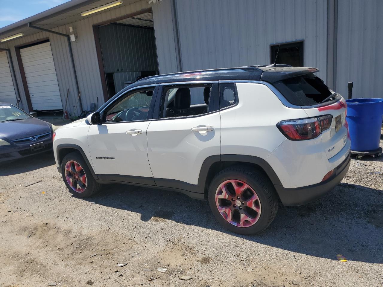 2018 Jeep Compass Limited vin: 3C4NJDCB5JT282745