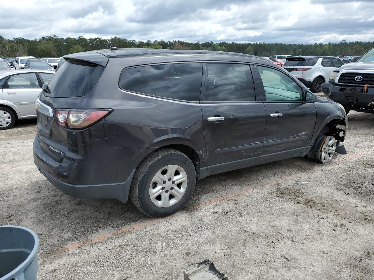 1GNKRFED0FJ165974 2015 Chevrolet Traverse Ls