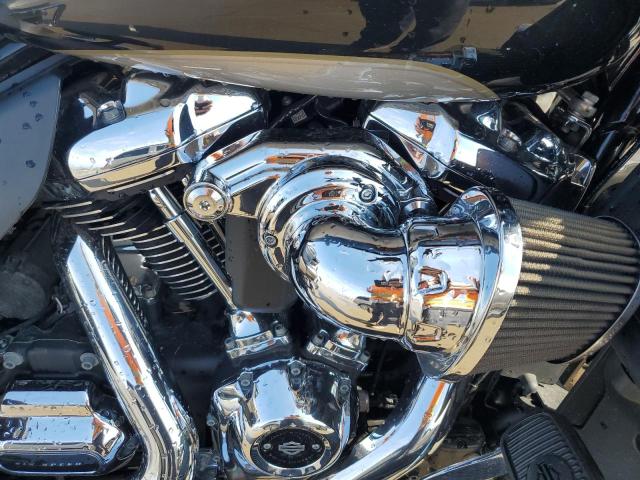 2018 HARLEY-DAVIDSON FLTRU 1HD1KGD1XJB626279