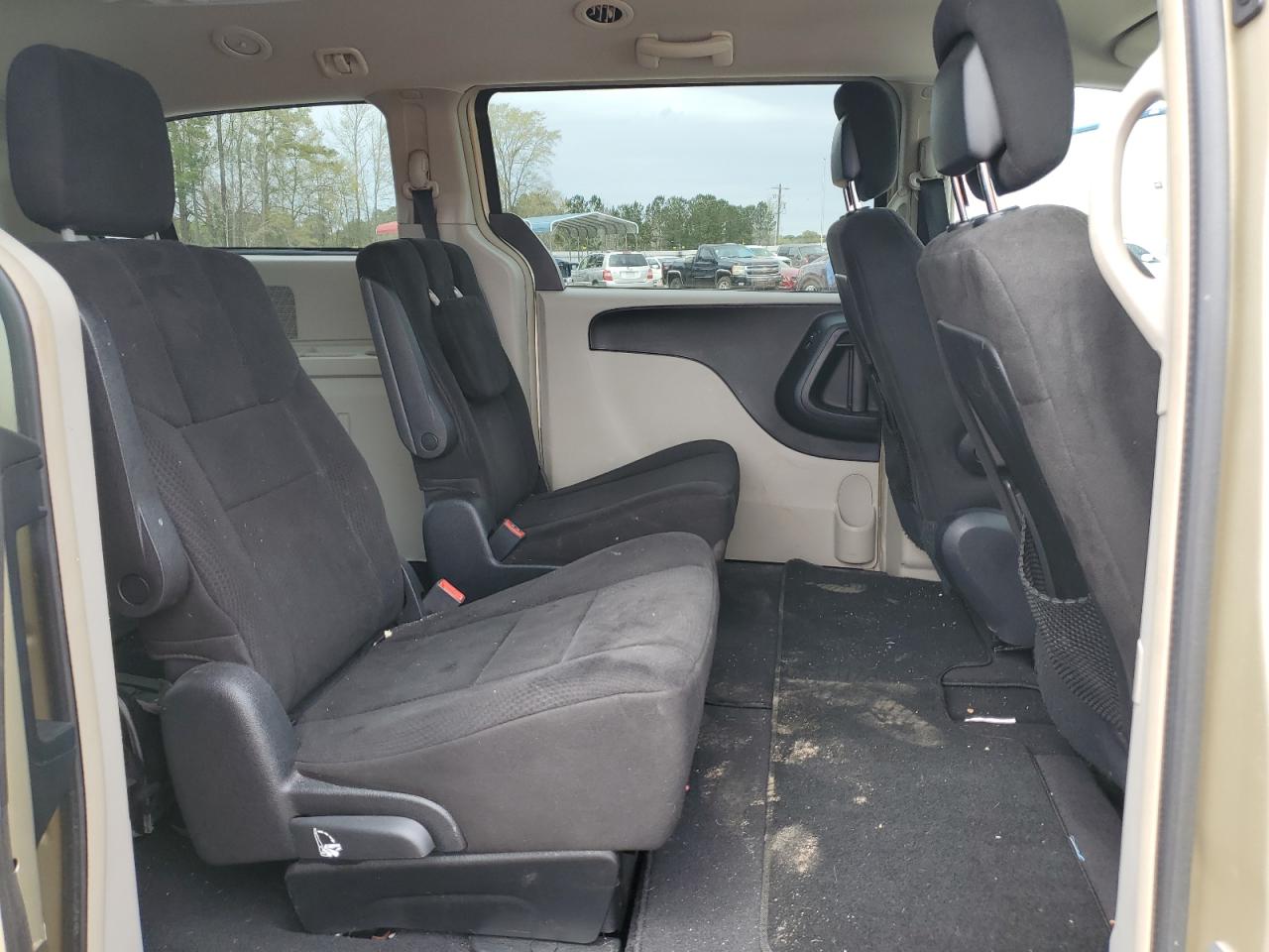 2A4RR5DG6BR739765 2011 Chrysler Town & Country Touring