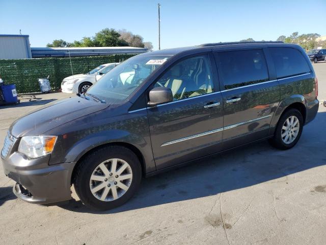 2015 CHRYSLER TOWN & COU - 2C4RC1BG7FR617442