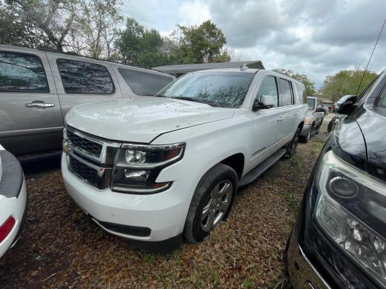 1GNSCJKCXFR525625 2015 Chevrolet Suburban C1500 Lt