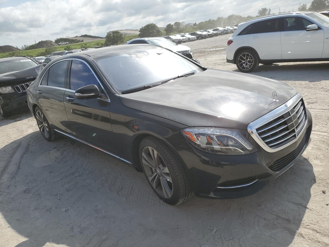 2016 Mercedes-Benz S 550 vin: WDDUG8CB5GA217692