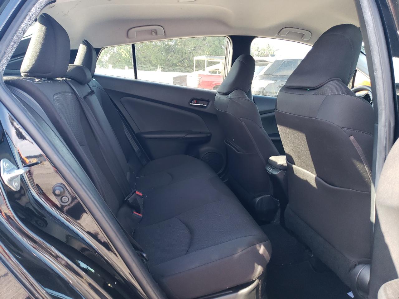 VIN: JTDKARFU0K3077165 2019 TOYOTA PRIUS