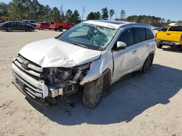 VIN 5TDJZRFH0KS721026 2019 Toyota Highlander, SE no.1