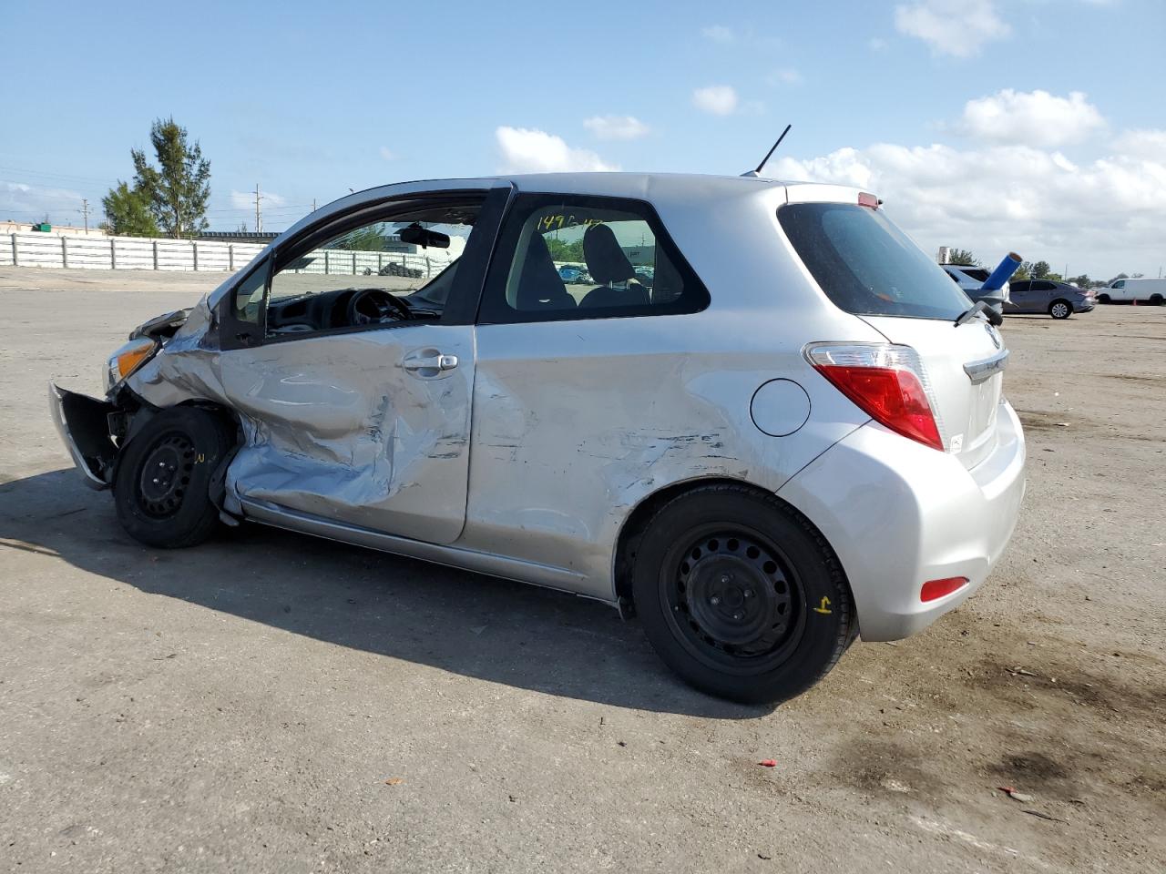 JTDJTUD38CD518670 2012 Toyota Yaris