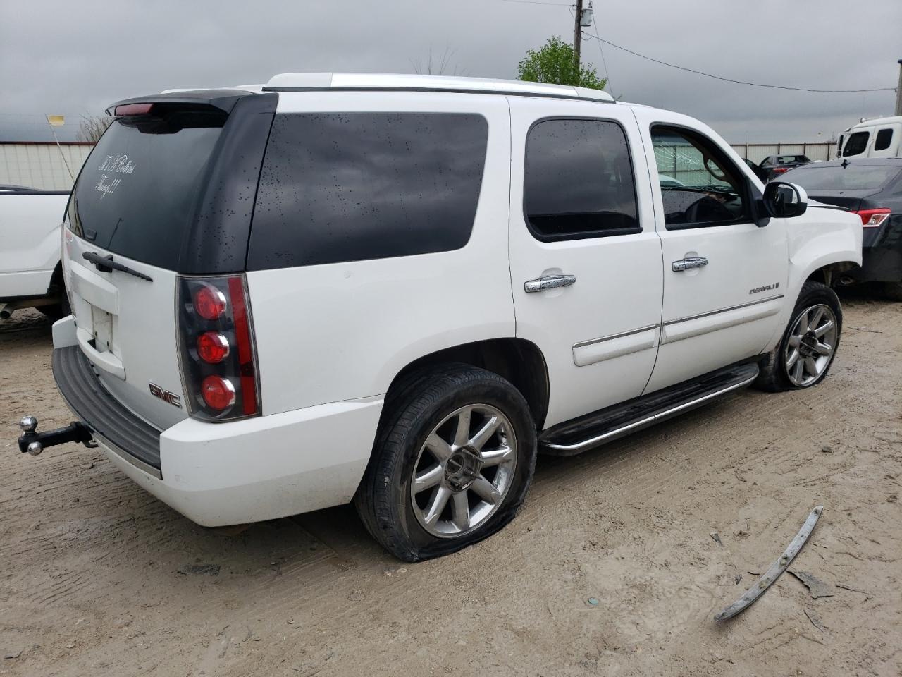 1GKFK638X7J331637 2007 GMC Yukon Denali