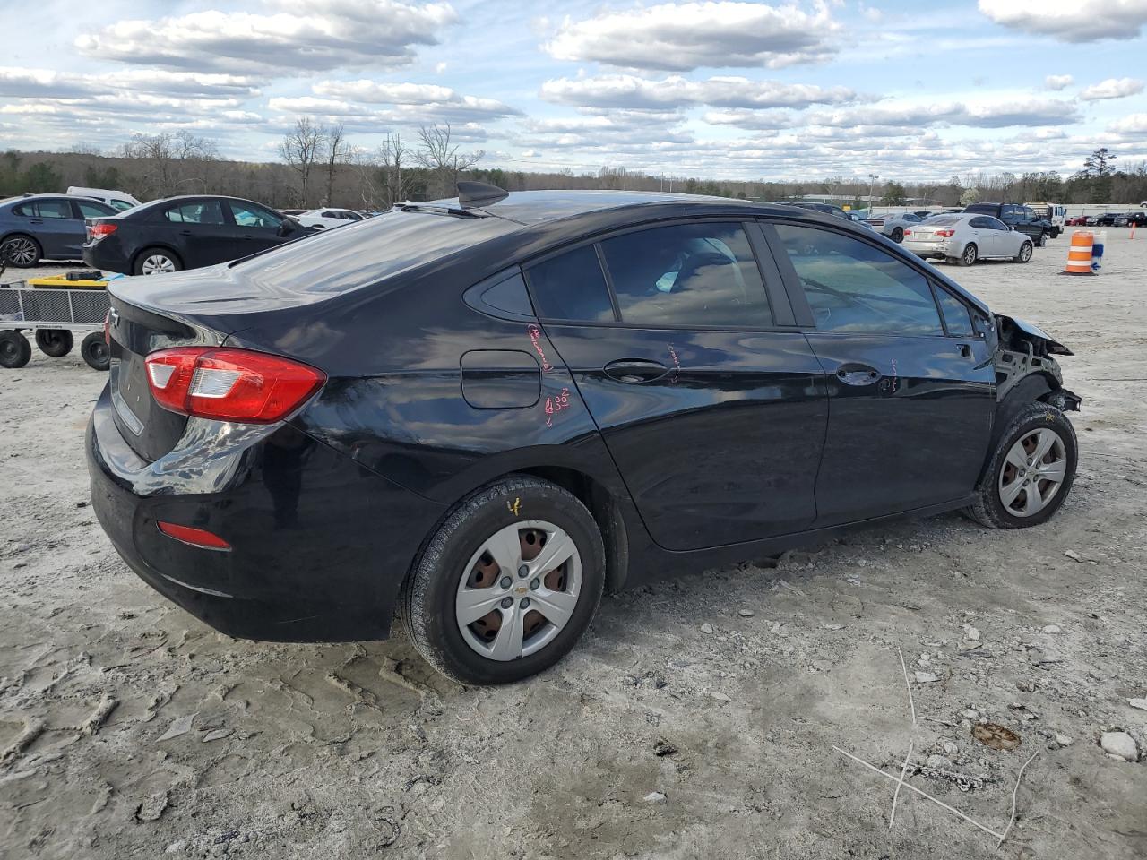 1G1BC5SM7J7216166 2018 Chevrolet Cruze Ls