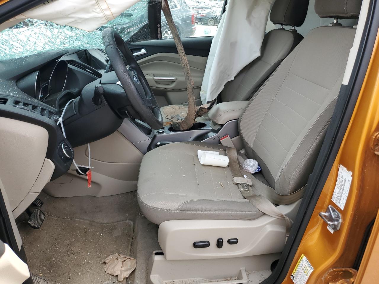 1FMCU9G9XGUC83547 2016 Ford Escape Se