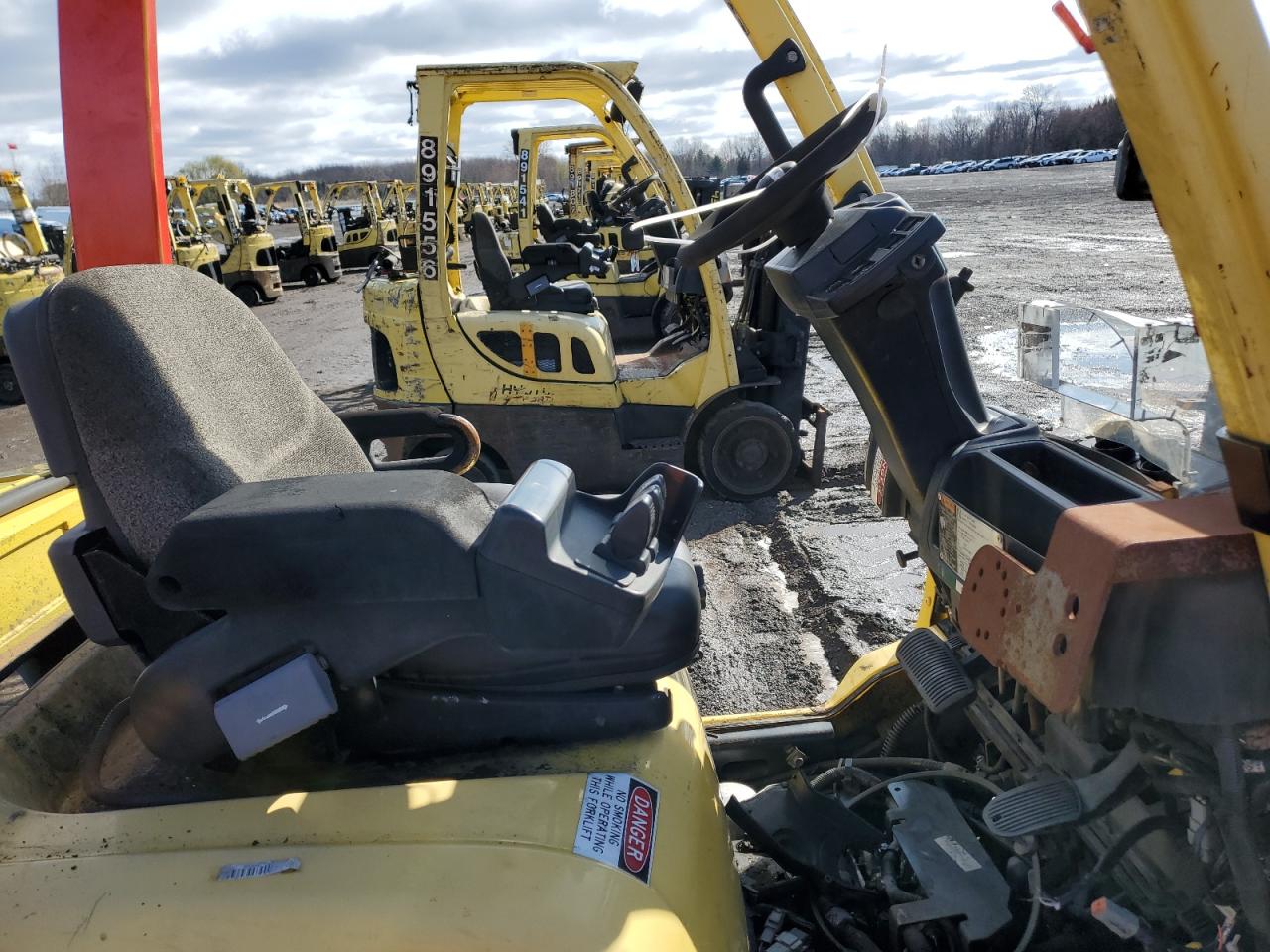 Lot #3242791961 2008 HYST FORKLIFT