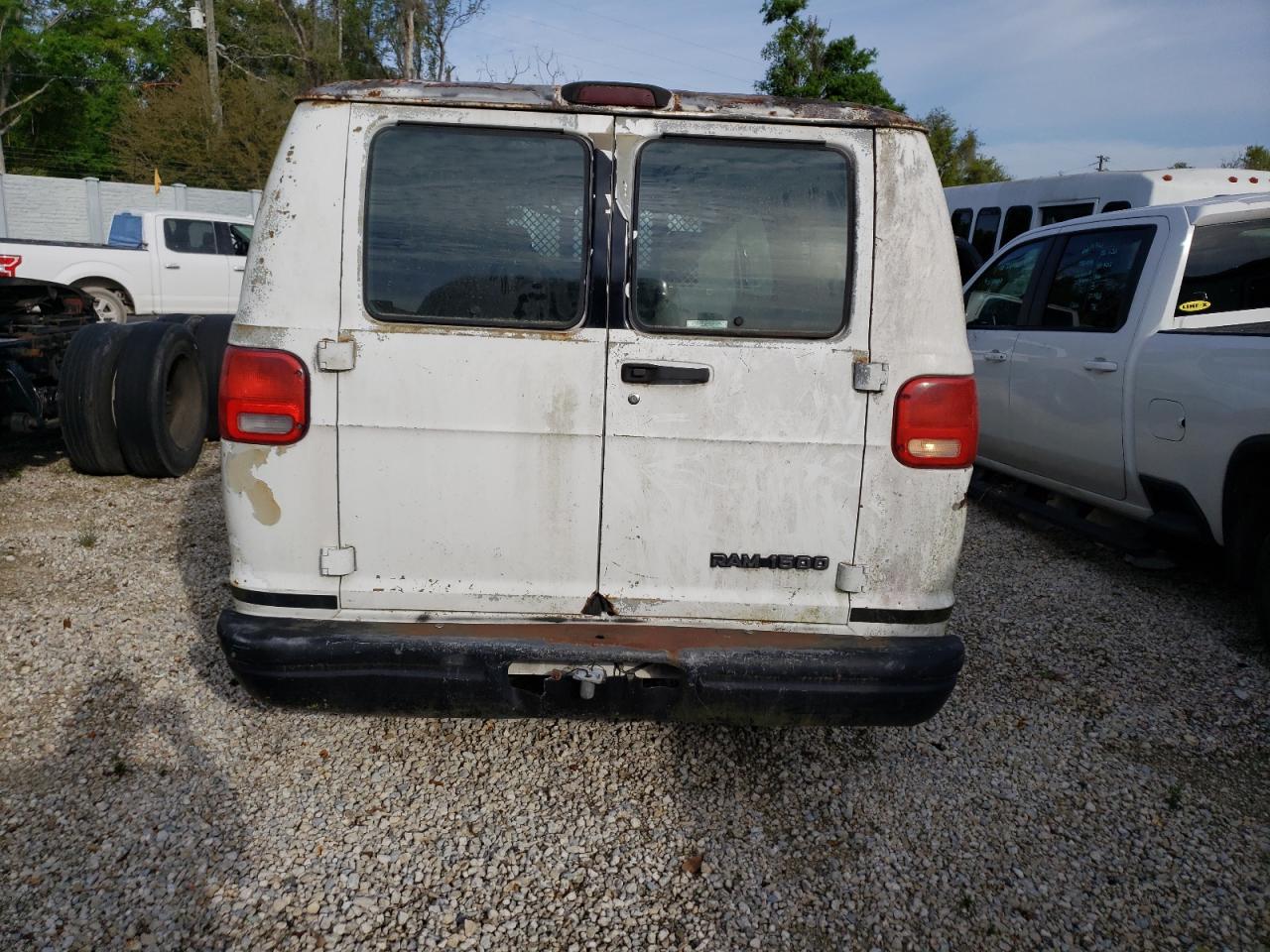 2B7HB11X22K128577 2002 Dodge Ram Van B1500
