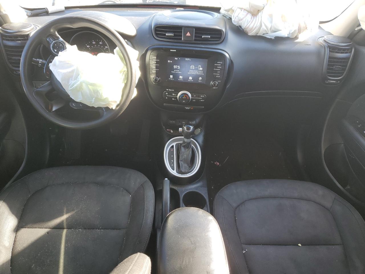 KNDJP3A50J7507565 2018 Kia Soul +