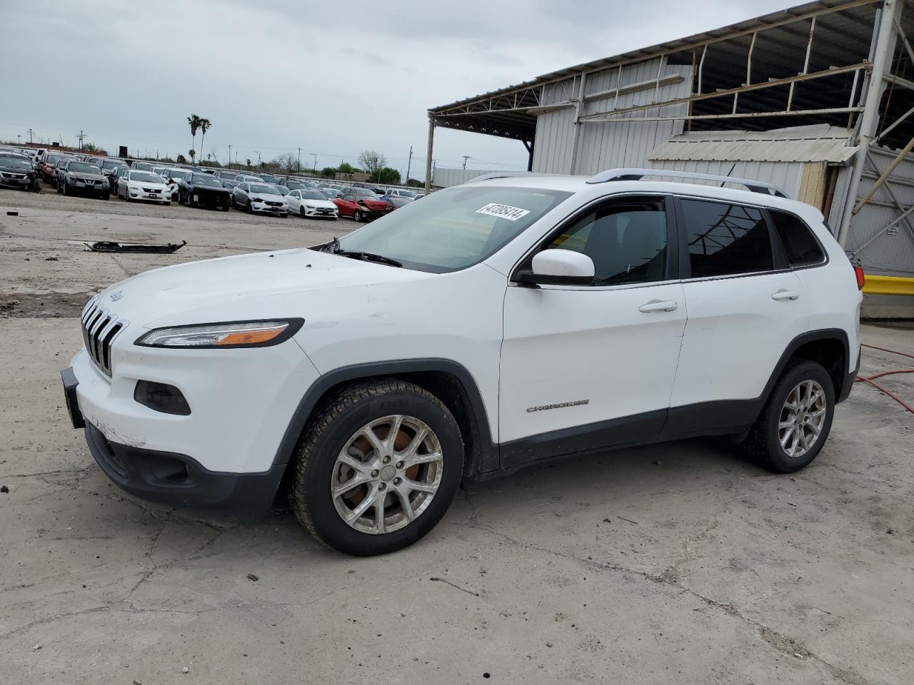 1C4PJLCB8HW661553 2017 Jeep Cherokee Latitude