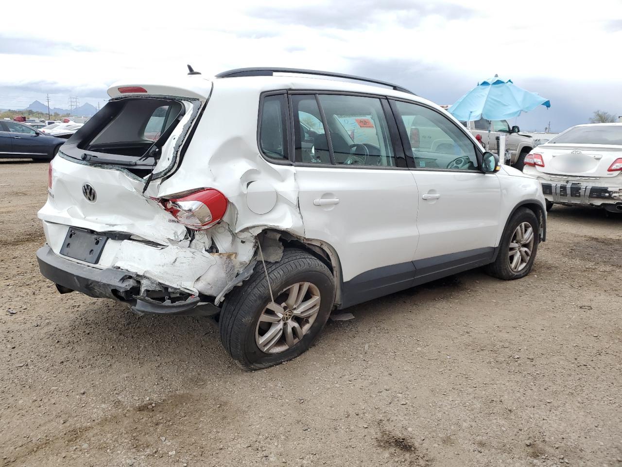 WVGBV7AX2GW574696 2016 Volkswagen Tiguan S