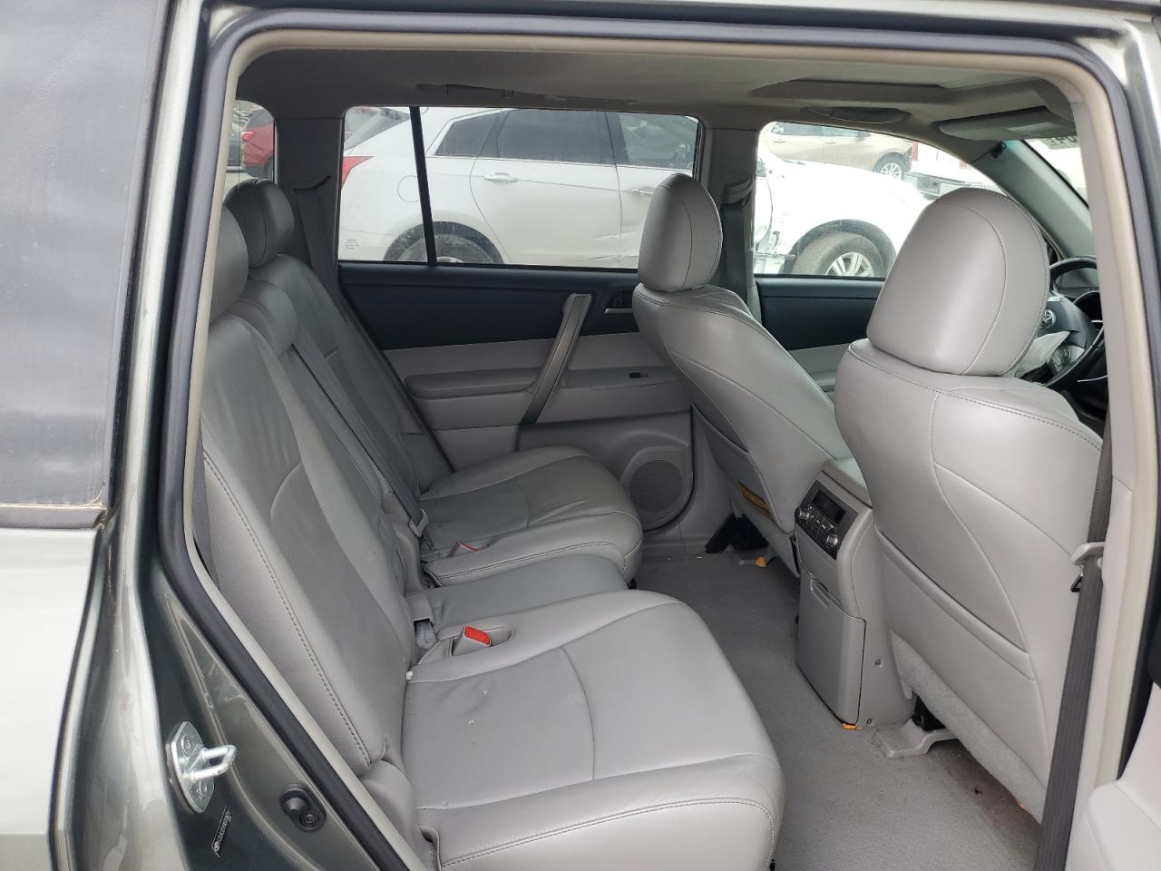 5TDJK3EH1AS036017 2010 Toyota Highlander Se