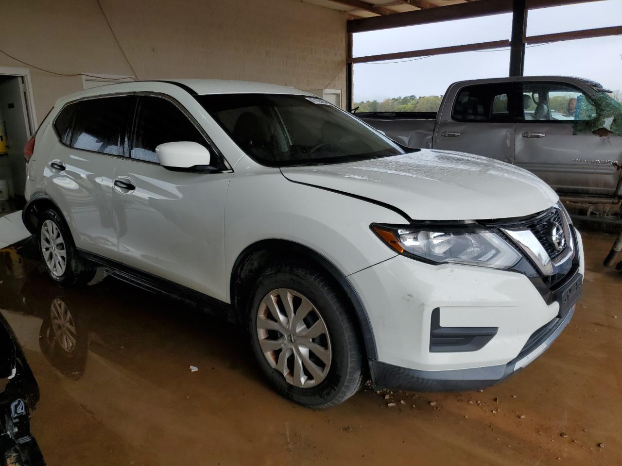 VIN: KNMAT2MT3HP544894 2017 NISSAN ROGUE