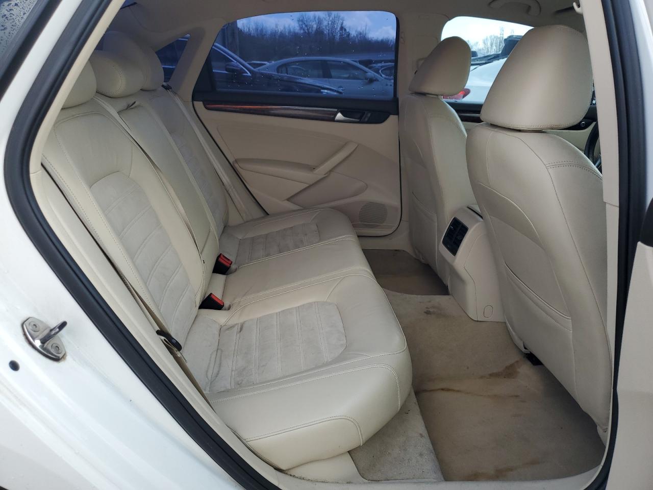 1VWCN7A32DC053767 2013 Volkswagen Passat Sel