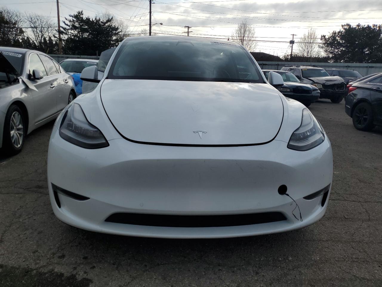 5YJYGAEE5MF148810 2021 Tesla Model Y