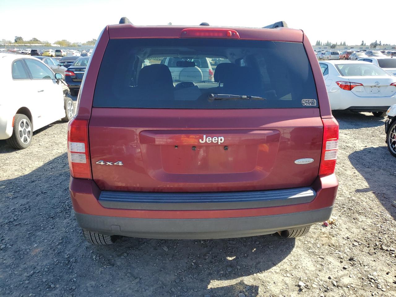 1C4NJRFB4GD638111 2016 Jeep Patriot Latitude