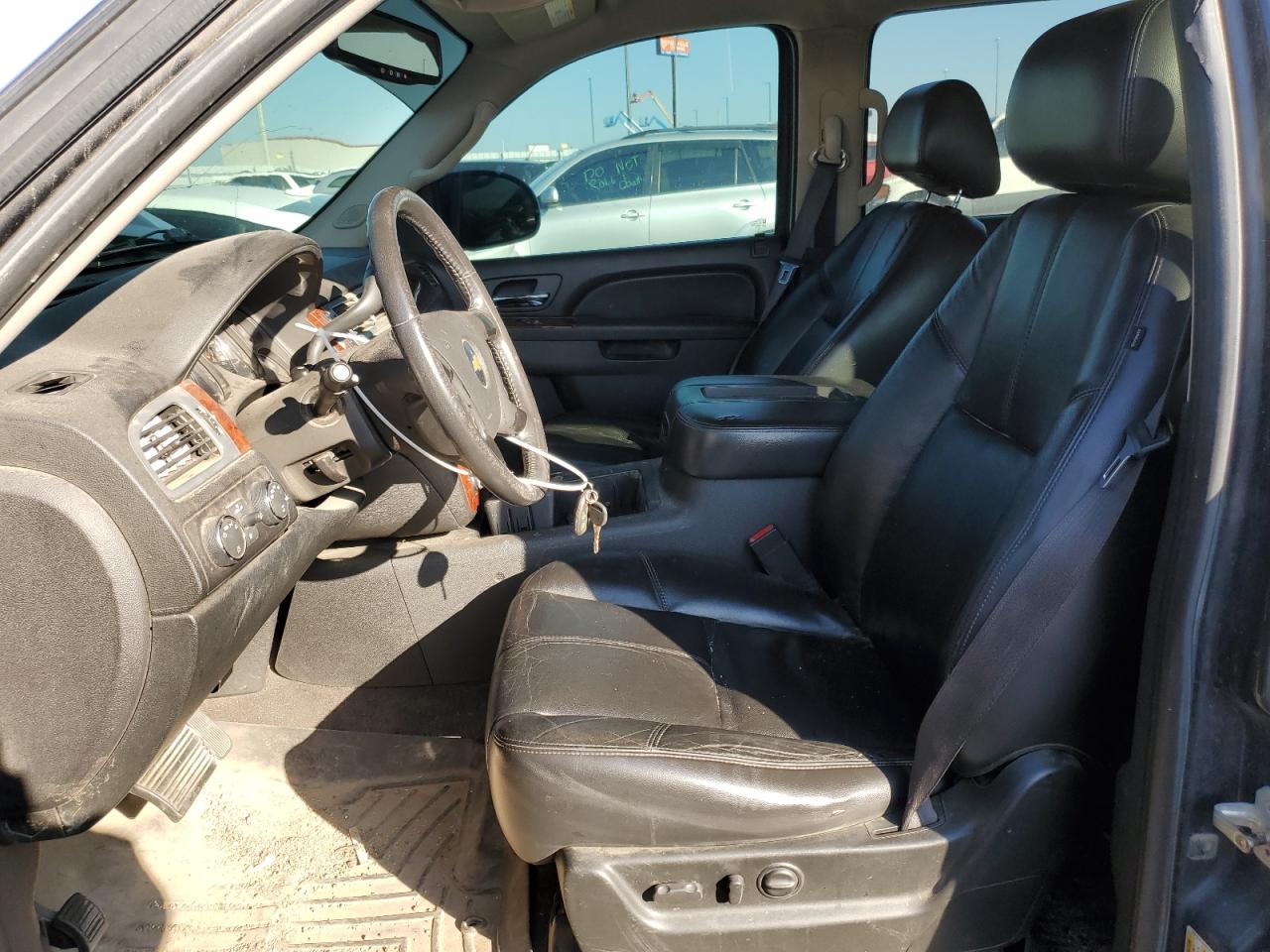 1GNUKJE3XAR253755 2010 Chevrolet Suburban K1500 Lt