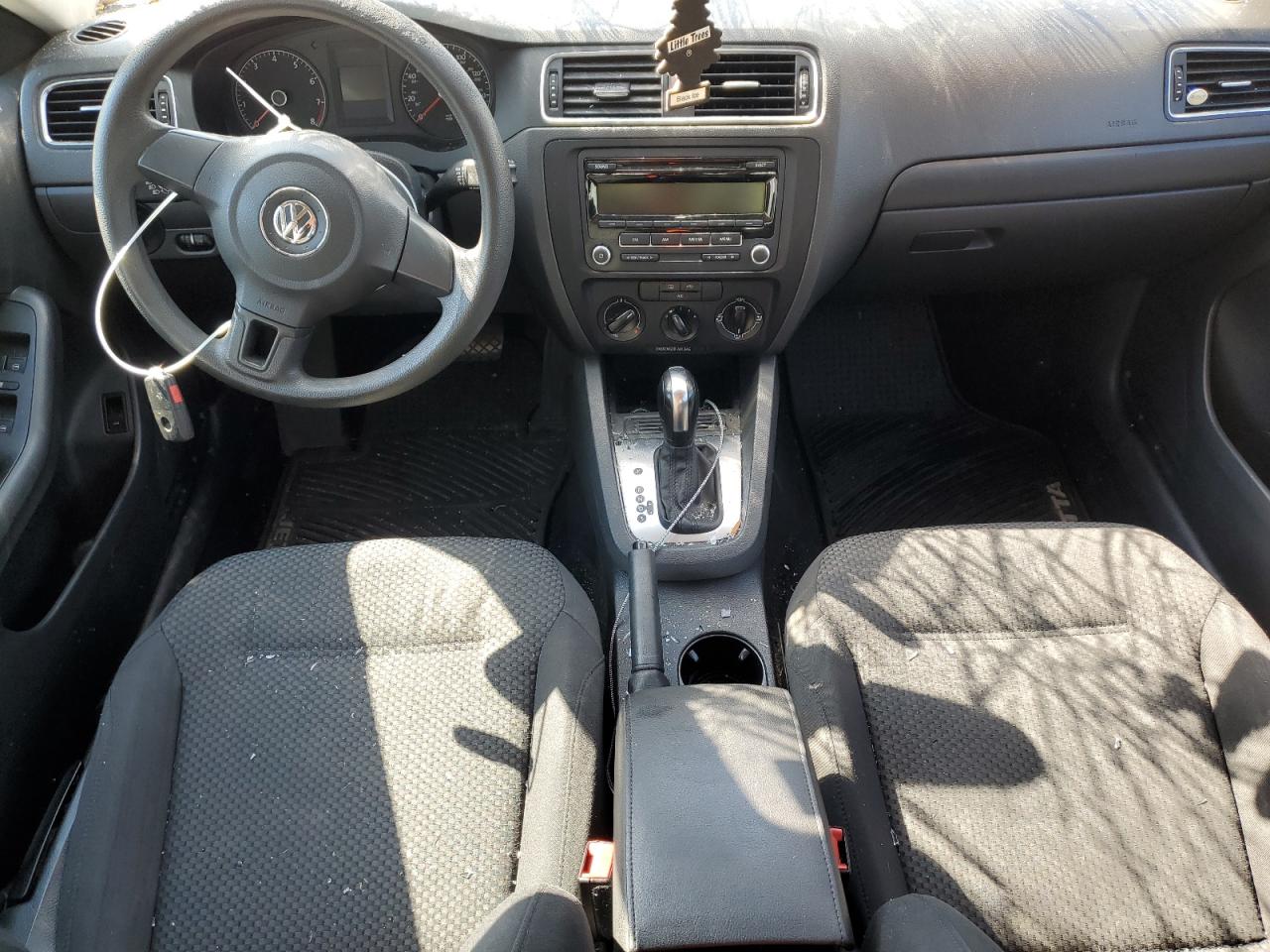 3VW2K7AJ6EM426487 2014 Volkswagen Jetta Base