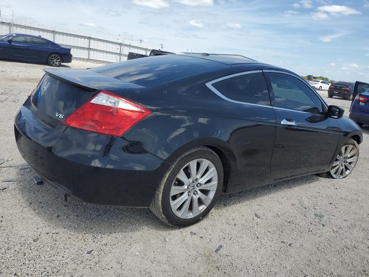 1HGCS22829A000905 2009 Honda Accord Exl