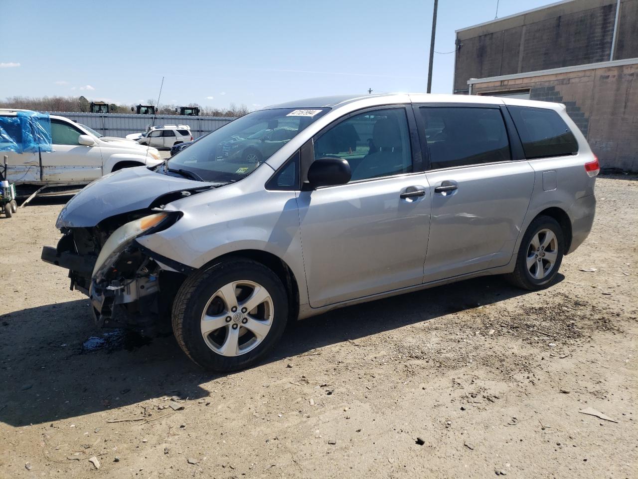 5TDZK3DC0CS193890 2012 Toyota Sienna