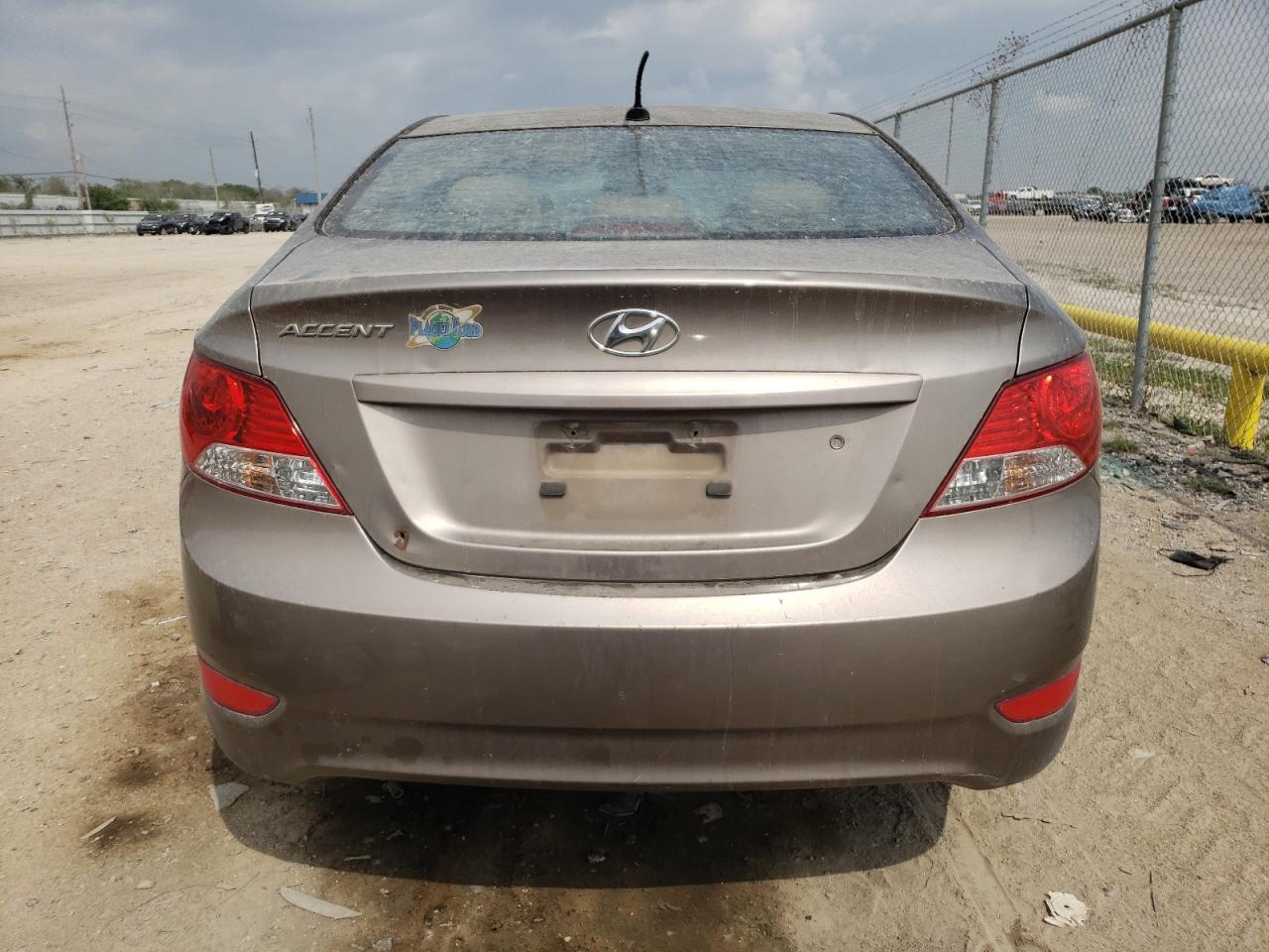 KMHCU4AEXDU353701 2013 Hyundai Accent Gls