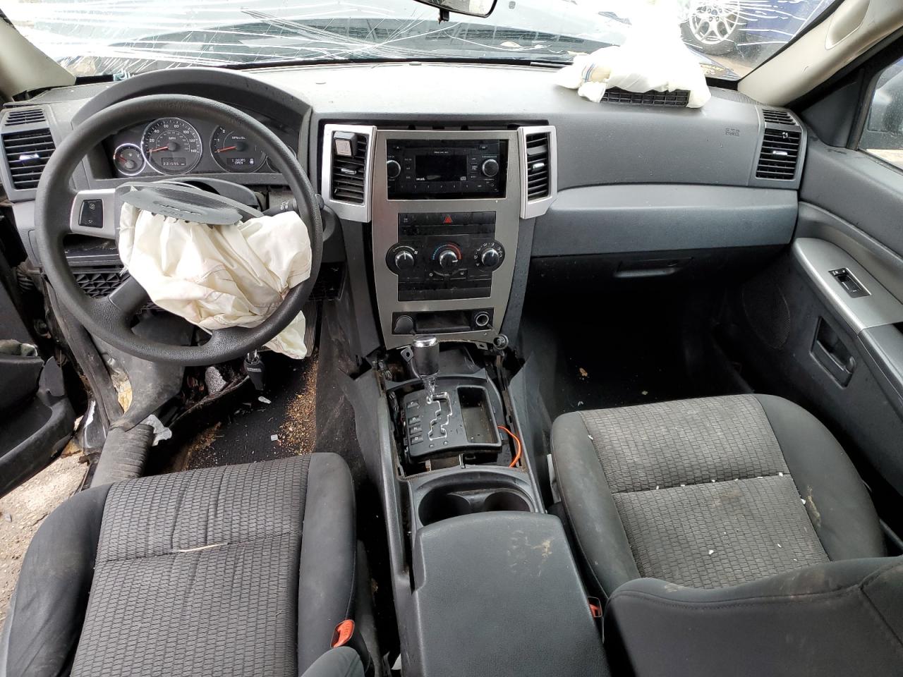 1J8GR48K68C131499 2008 Jeep Grand Cherokee Laredo