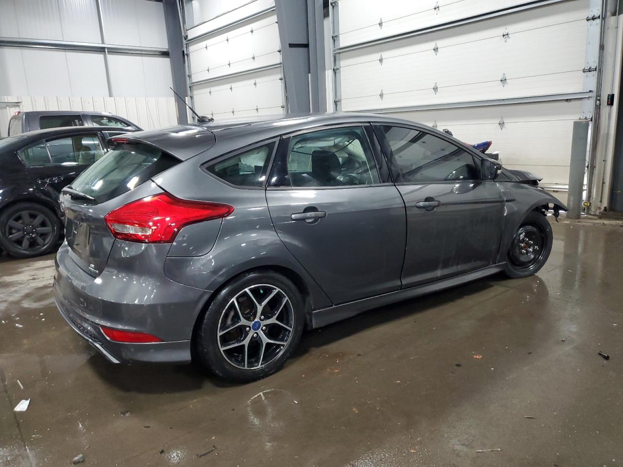 2016 Ford Focus Se vin: 1FADP3K2XGL391699