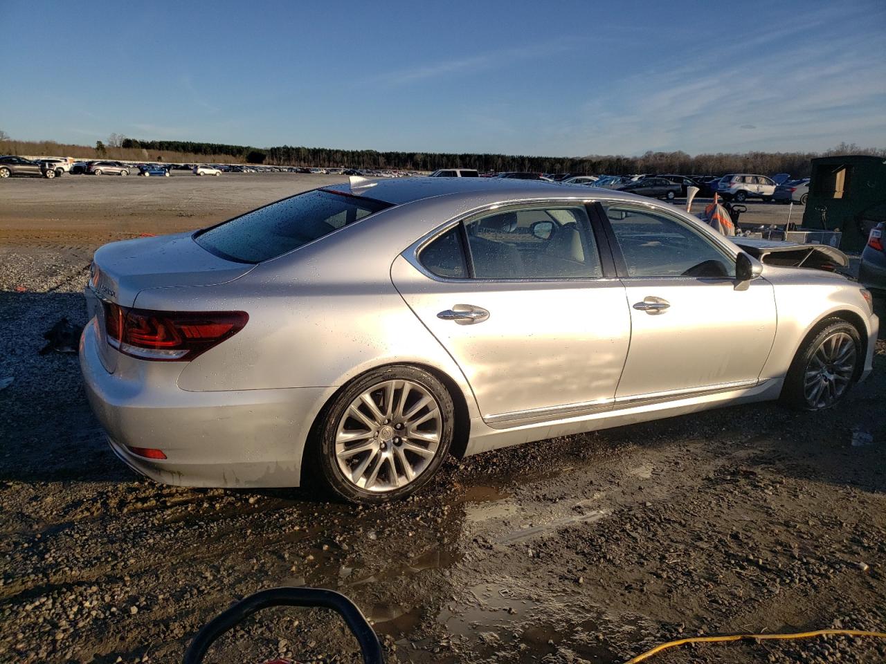 Lot #2425974325 2017 LEXUS LS 460L