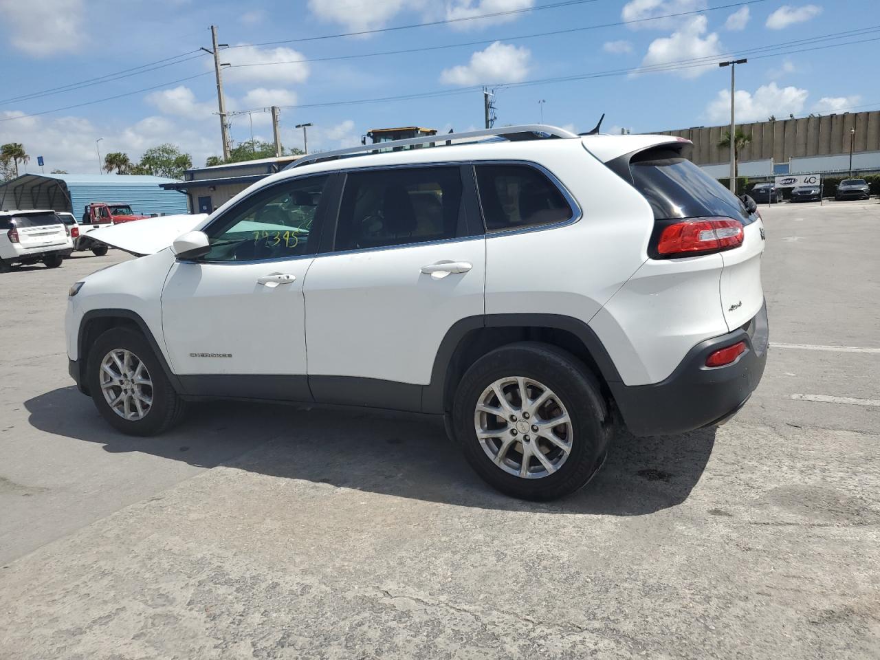 2015 Jeep Cherokee Latitude vin: 1C4PJMCS3FW726456