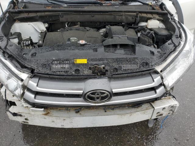 VIN 5TDJZRFH8HS519107 2017 Toyota Highlander, SE no.11