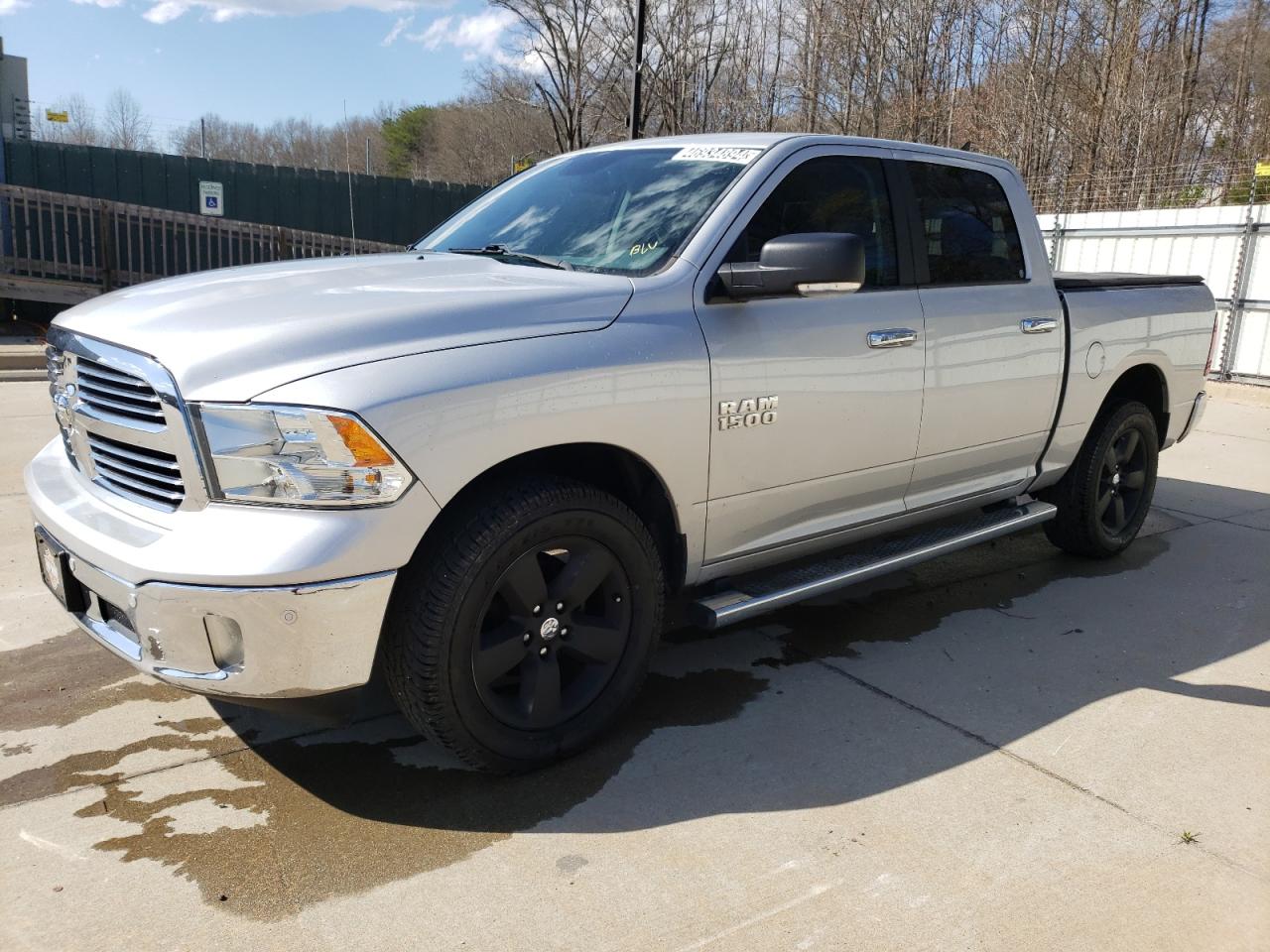 1C6RR7LG1JS121423 2018 Ram 1500 Slt