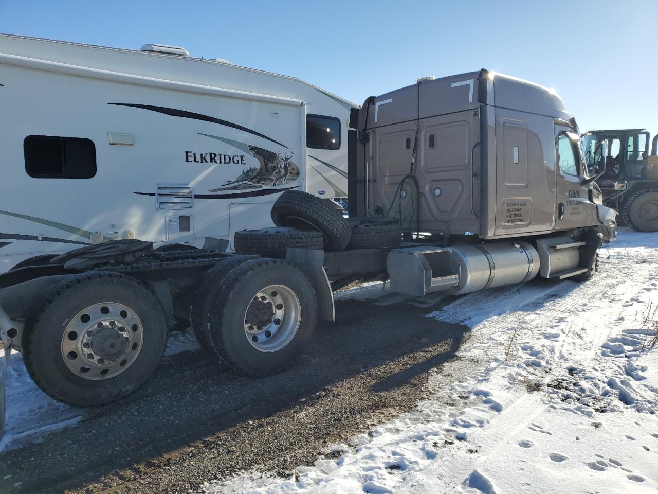 Lot #2638328694 2024 FREIGHTLINER CASCADIA 1